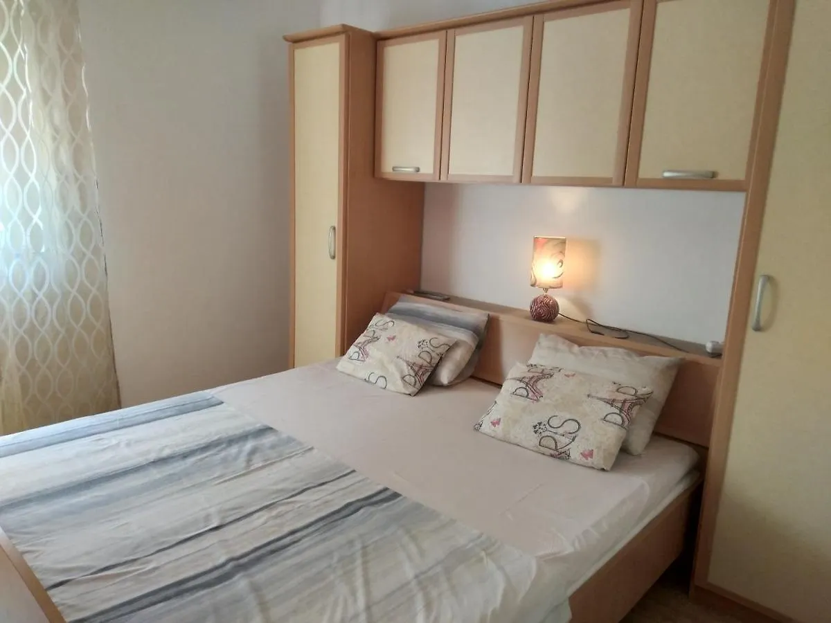 Sany&Toyo Apartment Barbat na Rabu