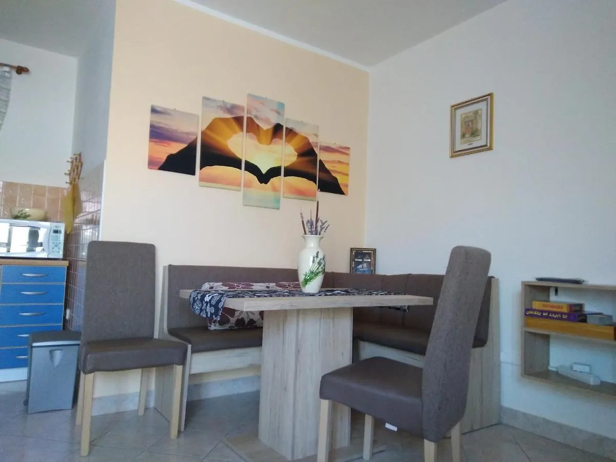 Sany&Toyo Apartment Barbat na Rabu